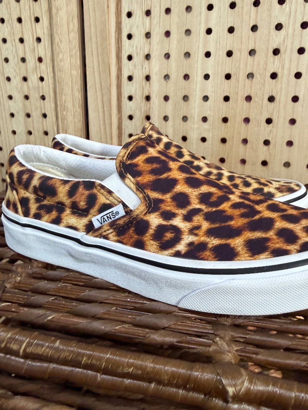 Vans Classic Slip-On Leopard Print Sneakers Women's Size 8.5 Animal Print